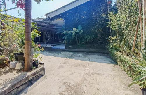 Sragen Hotel | WILUDJENG Guest House near Alun Alun Sragen Mitra RedDoorz