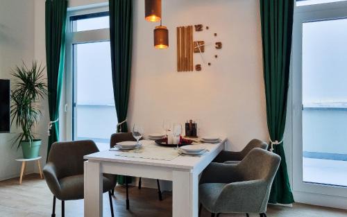 Limburg an der Lahn Apartment | WiLUKA Penthouse mit großer Dachterasse nachhaltig eingerichtet Netflix
