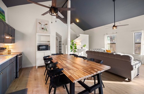 Wimberley House | Wimberley Woods - 2/1 with loft, sleeps 6, firepit