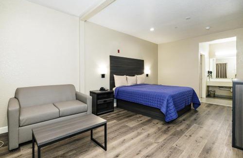 Humble Hotel | Winchester Inn and Suites Humble/IAH/North Houston