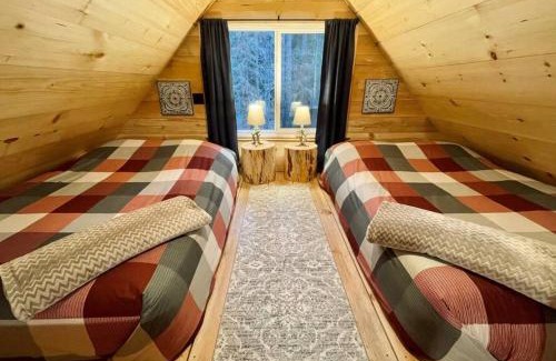 Regional District of Nanaimo House | Wind Down Log Cabin in the Woods with Cozy Woodstove