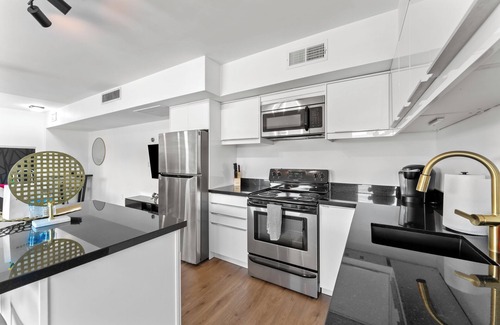 Brown and Stetson Business Condo | Windfield Condo in the Entertainment District