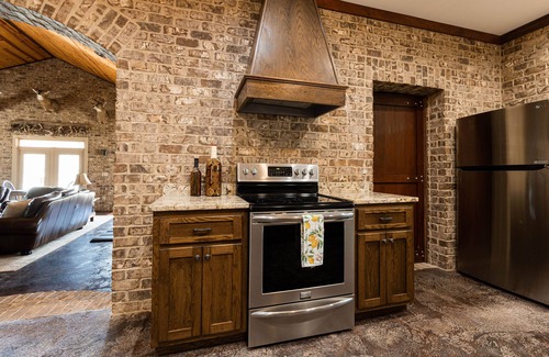 Culloden House | Winding Creek Lodge, Culloden, GA