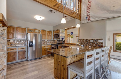 Lake Catherine House | Windjammer, Lakefront Home-Away-From-Home!
