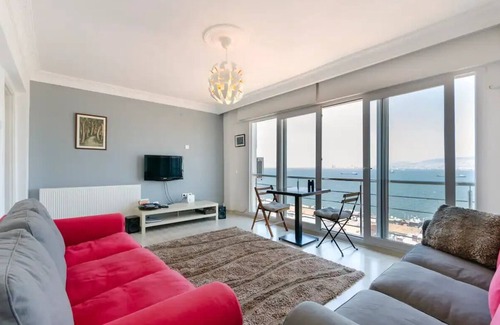 Karabaglar Condo | Windows On The Bay - izmir
