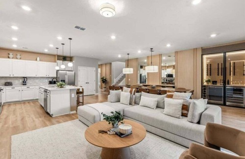 Four Corners Villa | Windsor Cay - Ten Bedroom Villa, Sleeps 24