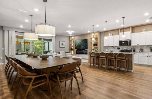 Four Corners Villa | Windsor Cay - Ten Bedroom Villa, Sleeps 24