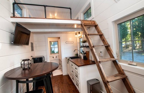 Gadsden Cottage | Windsor Cottage at River Rocks Landing