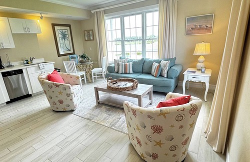 Osprey Apartment | Windsor Lodge Unit 19, studio, 1BR/1BA, close to the Beaches, pool access
