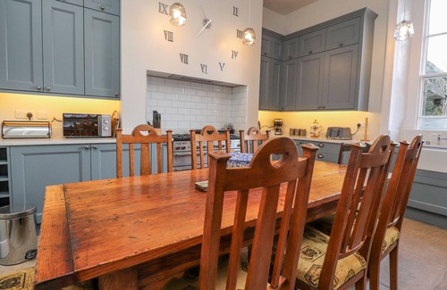 Giggleswick House | WINDYRIDGE, pet friendly, character holiday cottage in Settle