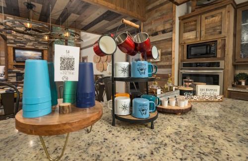 Broken Bow House | Wine Time 5 Bedroom Shuffleboard Hot Tub Fire Pit Play Set