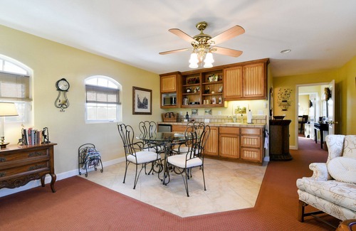 Paso Robles House | Winemakers Porch Incredible Home nestled in a vineyard