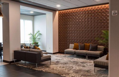 Angola Hotel | Wingate by Wyndham Angola