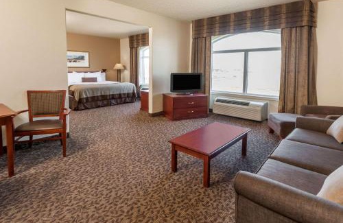 West Edmonton Hotel | Wingate by Wyndham - Edmonton West