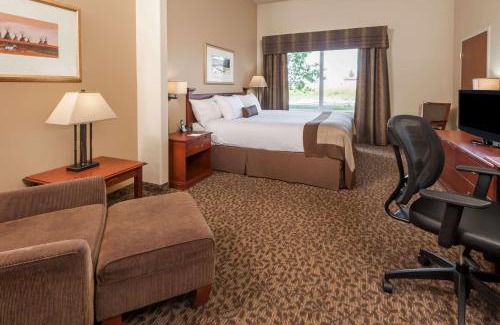 West Edmonton Hotel | Wingate by Wyndham - Edmonton West
