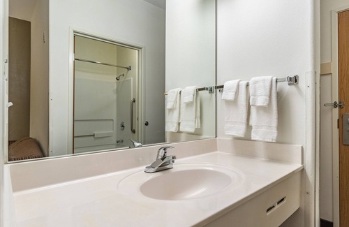 New Castle Hotel | Wingate by Wyndham New Castle - Glenwood Springs