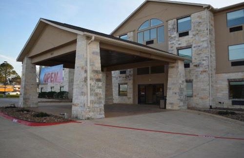 Southwood Valley Hotel | Wingate by Wyndham College Station South