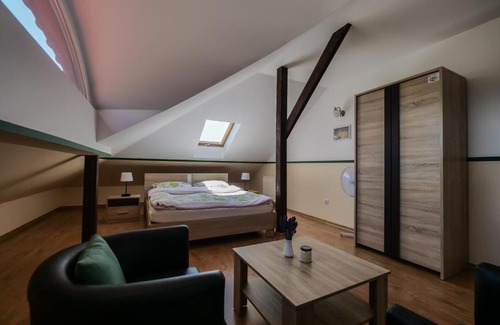 Busko-Zdroj House | Winnica Zbrodzice