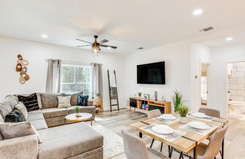 Winnsboro House | Winnsboro Barndominium with Fire Pit and Large Deck!