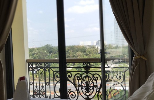 Linh Trung IEPZ Hotel | Winston Hotel Riverside