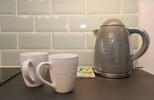 Clare Cottage | WINTER COTTAGE, pet friendly, with a garden in Clare