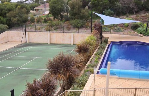 Normanville House | Winter Golf Special stay 4 nights pay for 3 plus a round on us*ποΈββοΈβ³π