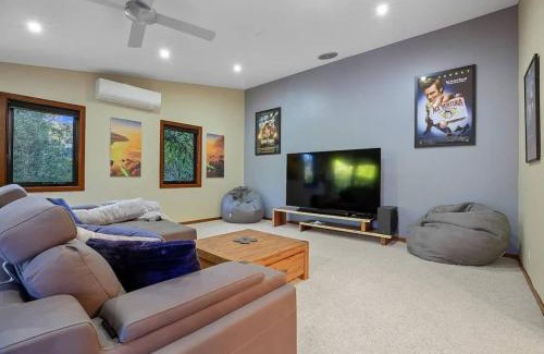 Mooloolah Valley House | Winter is Here! Enjoy Exclusive Access for 9, Cozy Media Room, Acreage Estate in Magical Sunshine Coast