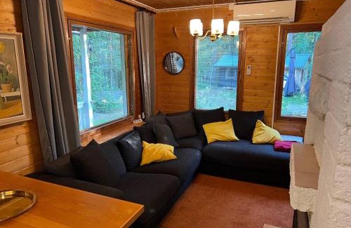 Iltasmaki House | Winter Wonderland Cabin in Hmeenlinna, Finland