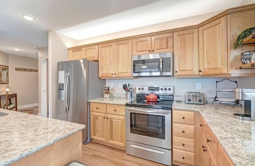 Banner Elk House | Wintergreens R910- Mountain Condo, Mountain View, Gated Resort, Indoor/Outdoor Pools and Hot Tub,.