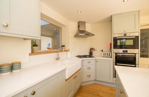 Aldeburgh Cottage | Winton Lodge - sleeps 10 guests in 5 bedrooms