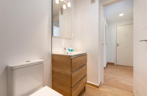 Bailen-Miraflores Apartment | WintowinRentals Cozy Apartment Near Center