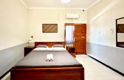 Banjarsari House | Wisma Anugerah Redpartner Near Masjid Zayed Solo