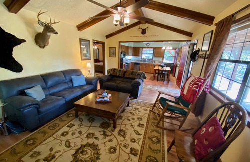 Summerfield House | Wister Lake Cabin
