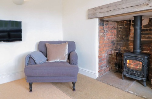 Little Malvern Cottage | WISTERIA COTTAGE, family friendly in Colwall, Herefordshire