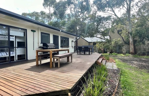 Inverloch Cottage | Wisteria Cottage - Pet Friendly