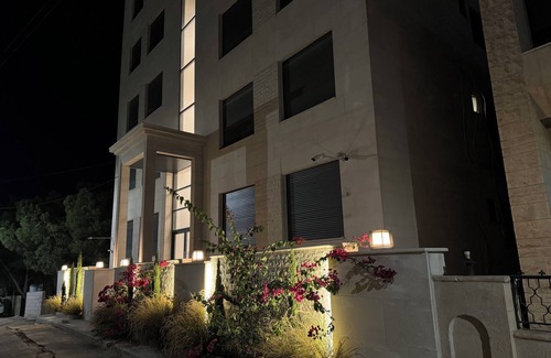 Suwailih Apartment | with a scenic view 3-bedroom apartment in peaceful Mahis with many amenitiesnn