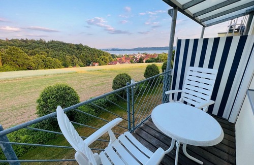 Spalt Apartment | With dog! - Family apartment with lake view