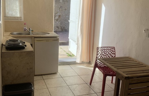 7th Arrondissement Apartment | With or without a car: shops, beaches, town centre, transport etc.