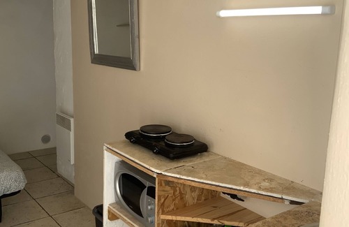 7th Arrondissement Apartment | With or without a car: shops, beaches, town centre, transport etc.