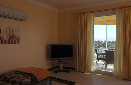 Kadıkale Apartment | With sea view to the island of Kos, large pool, gardens