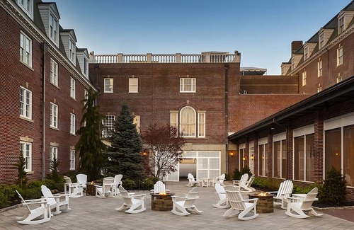 Historic Hill Apartment | Within Driving Distance of Castle Hill Light! w/Pool & Parking, and Garden!