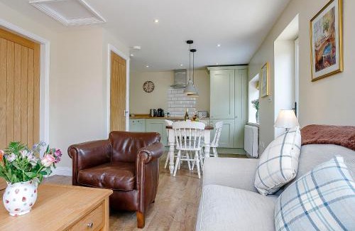 Horncastle House | Wits End Cottage