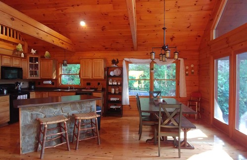 Old Fort Cabin | WNC Cabin near Old Fort