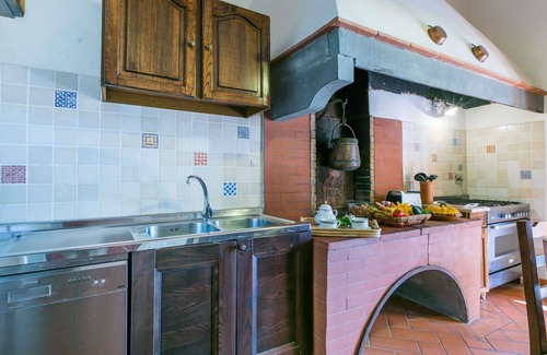 San Casciano in Val di Pesa House | Wonderful private villa for 9 guests with hot tub, WIFI, TV, patio and panoramic view