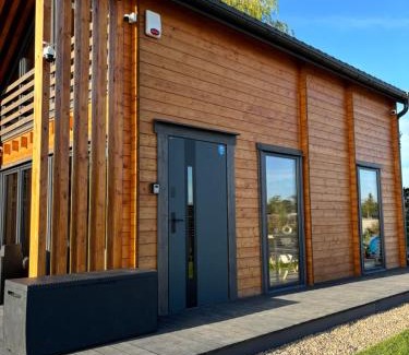 Wrzosowo House | Wodne Widoki - domek letniskowy z jacuzzi