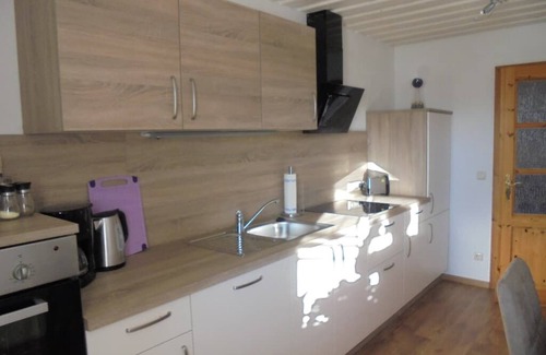 Roetz Apartment | Wohlfühl Ferienwohnung für bis zu 3 Personen mit Boxspringbett inmitten wunderbarer Natur