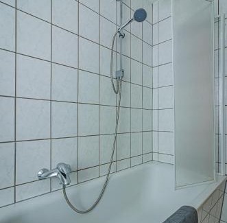 Nordwest Apartment | Wohnen über einem mediterranen Restaurant,Apartment 2 oder 3