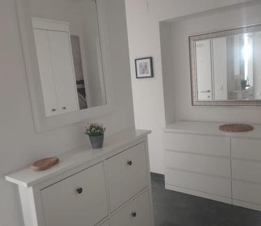 Neunkirchen Apartment | Wohnen bei frau tinz - Studio - Bahnhof- und Zentrumsnähe