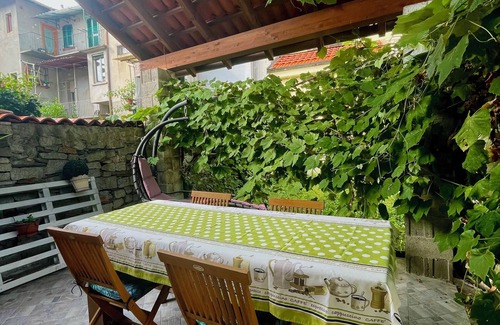 Comero Apartment | Wohnung Zwischen Lago Maggiore und Lago Mergozzo mit Garten