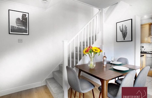 Bisley House | Woking - Front Garden, Parking, Pets Welcome